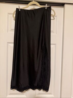 Stitch & Pine Black Lace Trim Half Slip